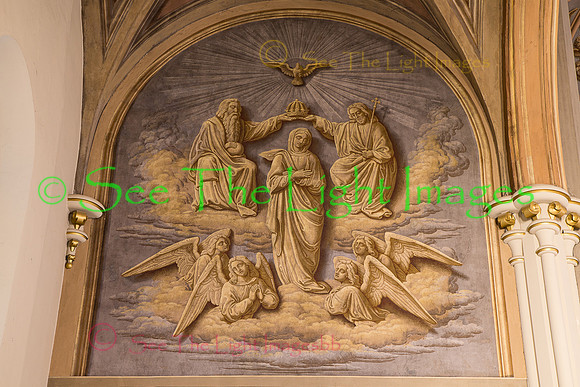 8422