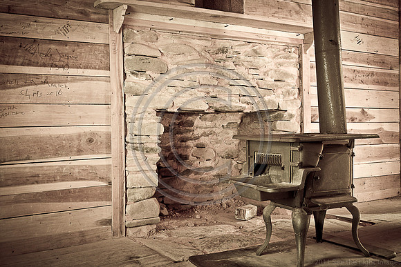 5276 Stove and Fireplace